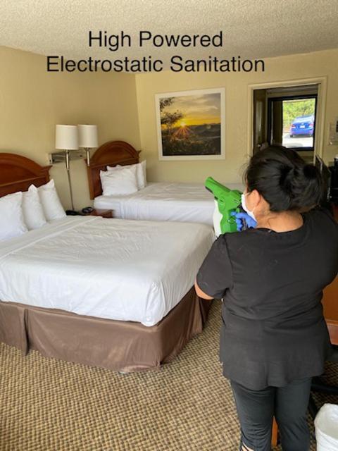Days Inn By Wyndham Asheville West Candler Ngoại thất bức ảnh