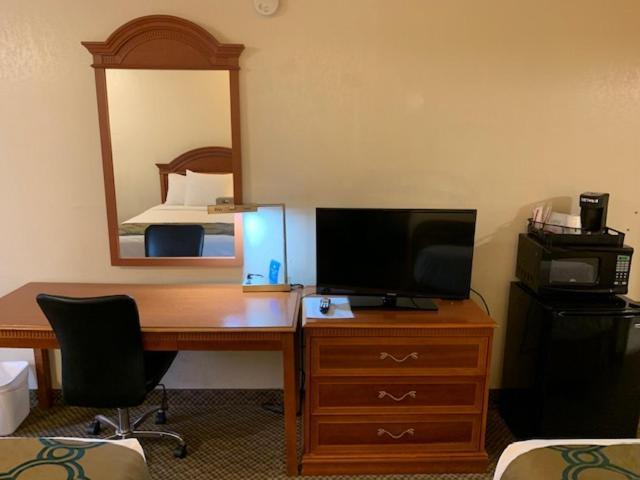Days Inn By Wyndham Asheville West Candler Ngoại thất bức ảnh