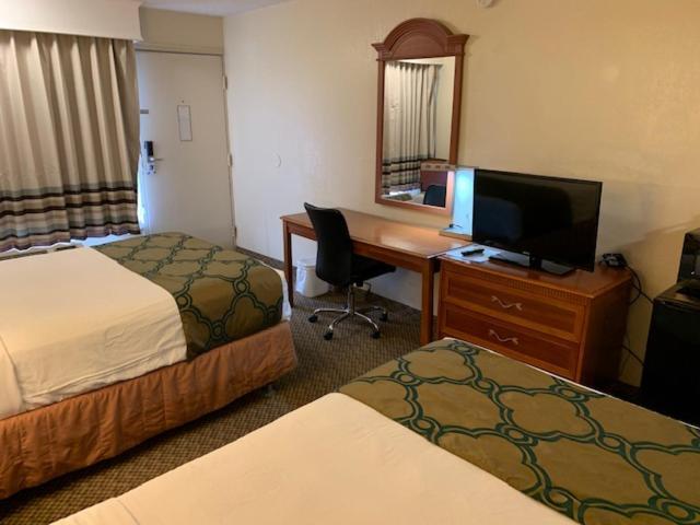 Days Inn By Wyndham Asheville West Candler Ngoại thất bức ảnh