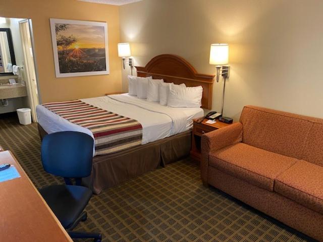 Days Inn By Wyndham Asheville West Candler Ngoại thất bức ảnh