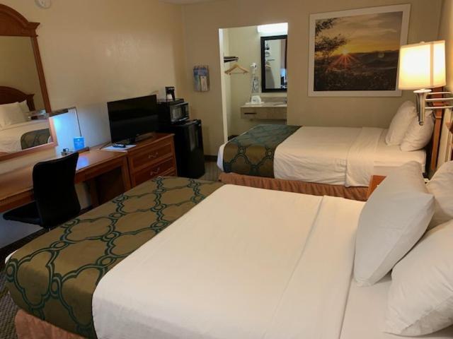 Days Inn By Wyndham Asheville West Candler Ngoại thất bức ảnh