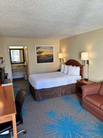 Days Inn By Wyndham Asheville West Candler Ngoại thất bức ảnh