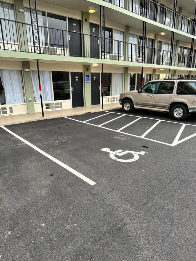 Days Inn By Wyndham Asheville West Candler Ngoại thất bức ảnh